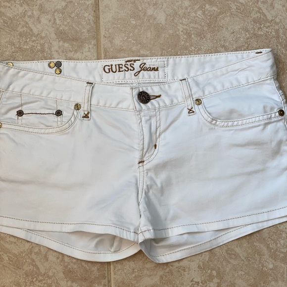 NWOT Guess Shorts - Picture 3 of 5